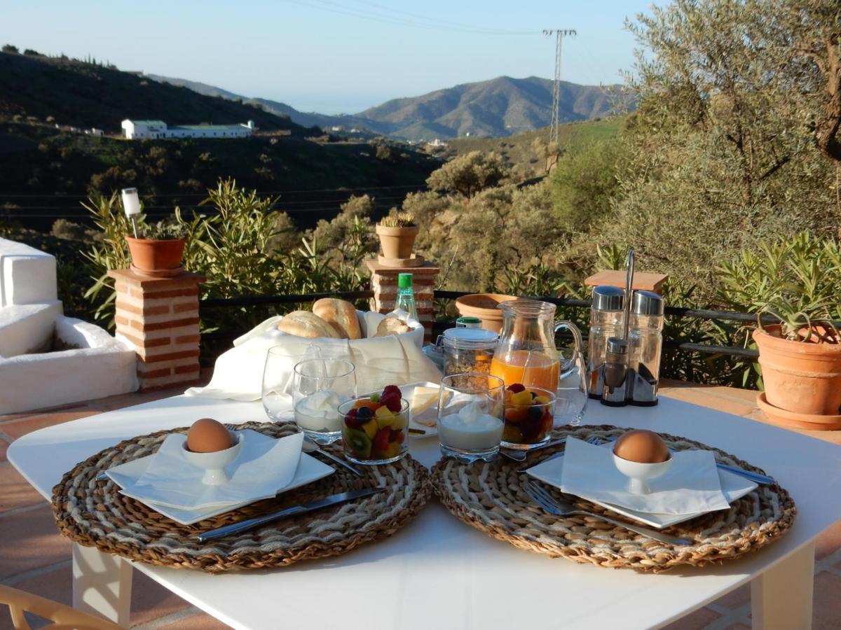 Bed And Breakfast Lagabella Sedella Exterior photo