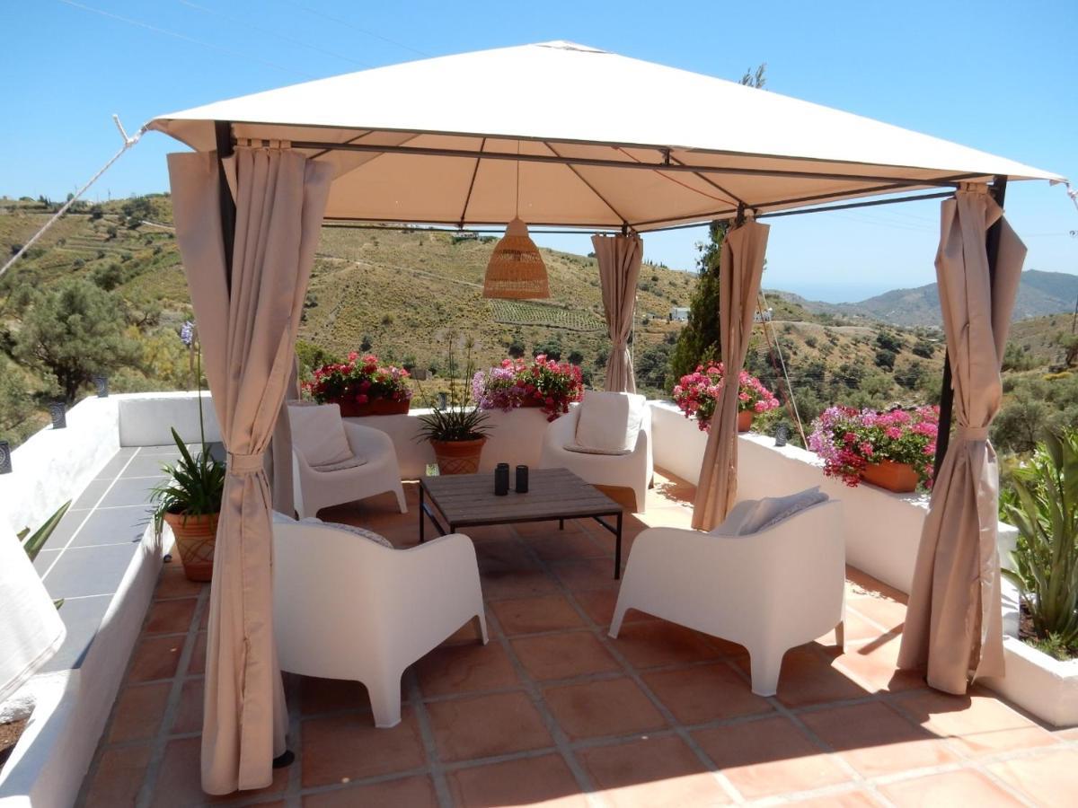 Bed And Breakfast Lagabella Sedella Exterior photo