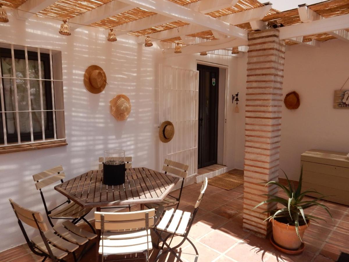 Bed And Breakfast Lagabella Sedella Exterior photo